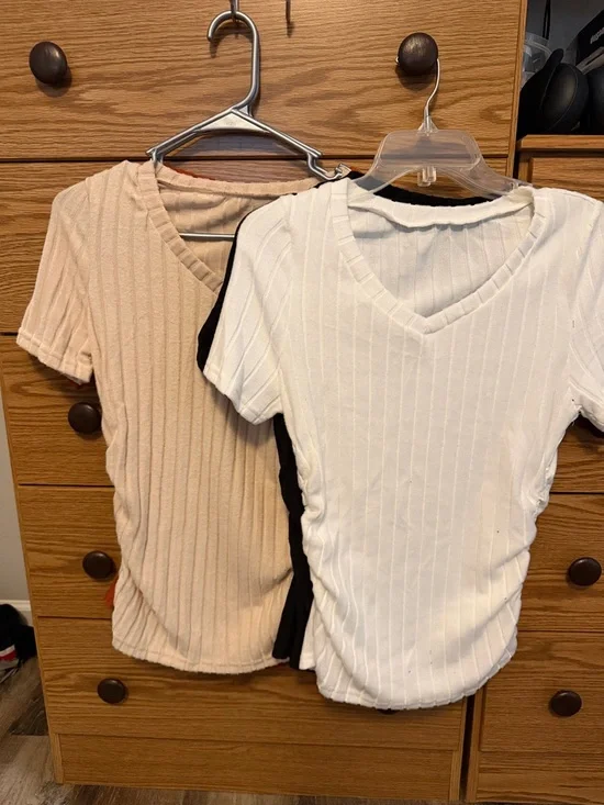 Ribbed V-Neck Short Sleeve Top - 4 colors - Picture 1 of 6